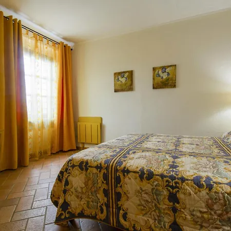 Giallo By Interhome